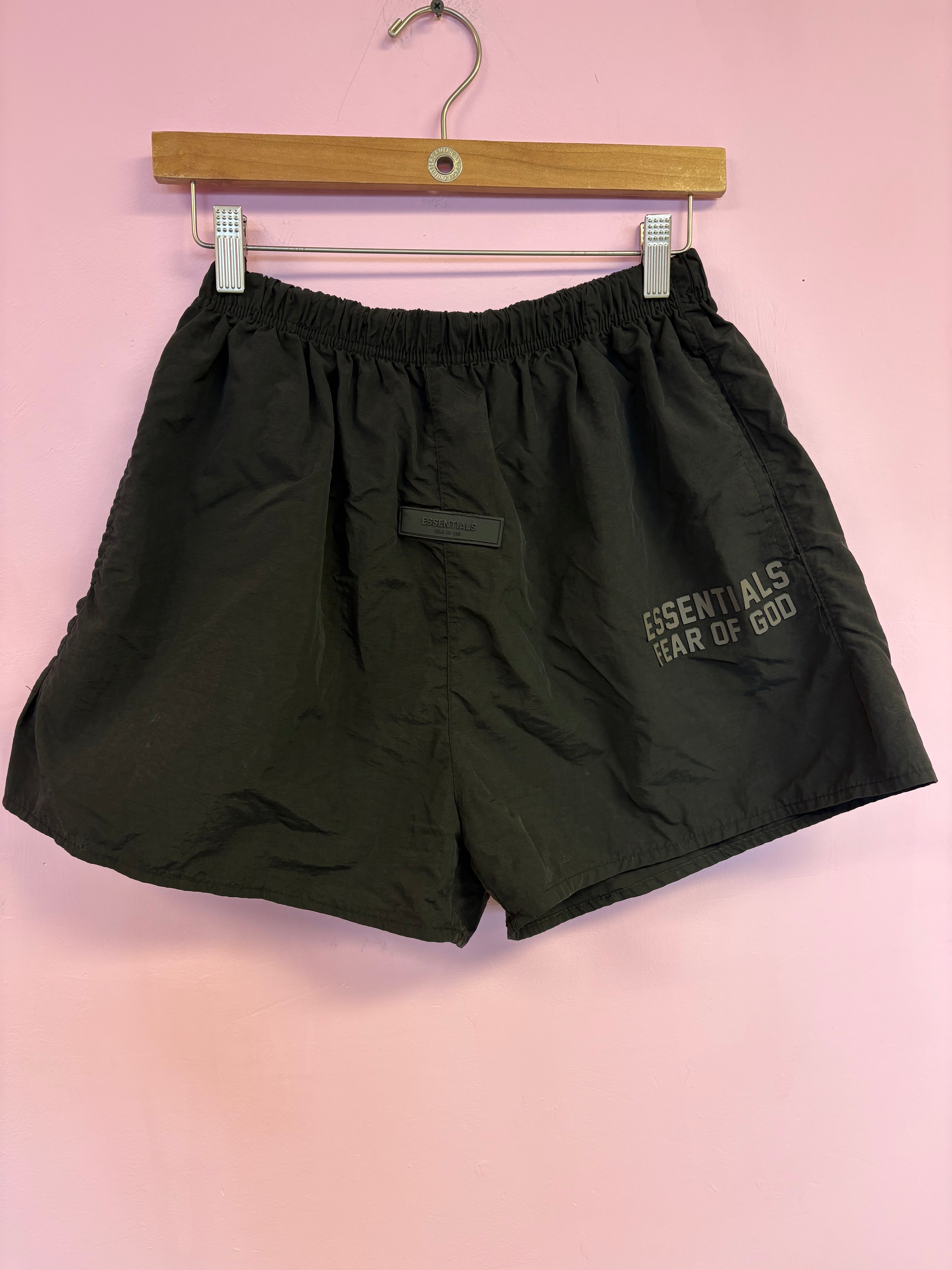 Essentials Shorts Medium