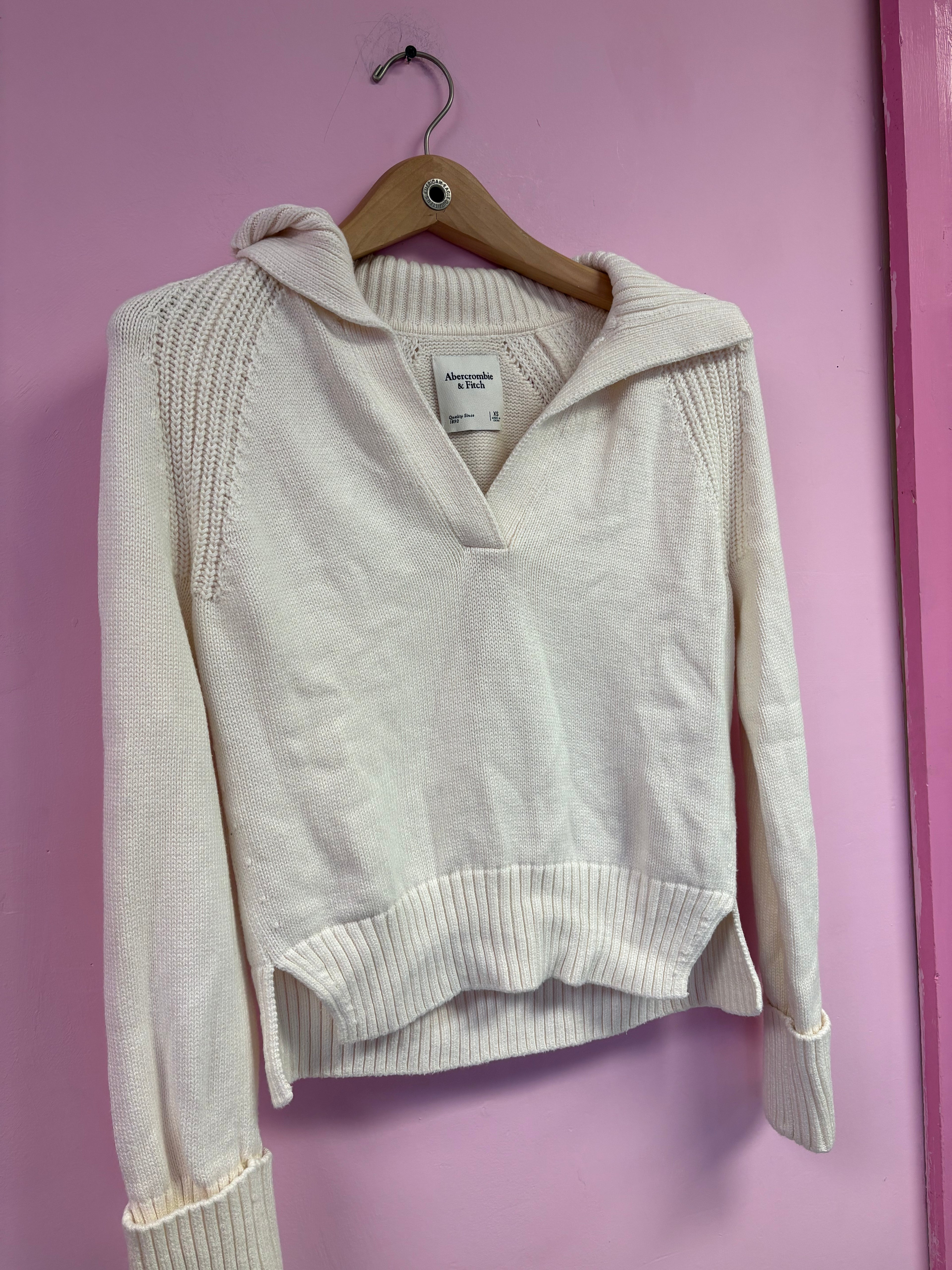 Abercrombie cropped sweater xs