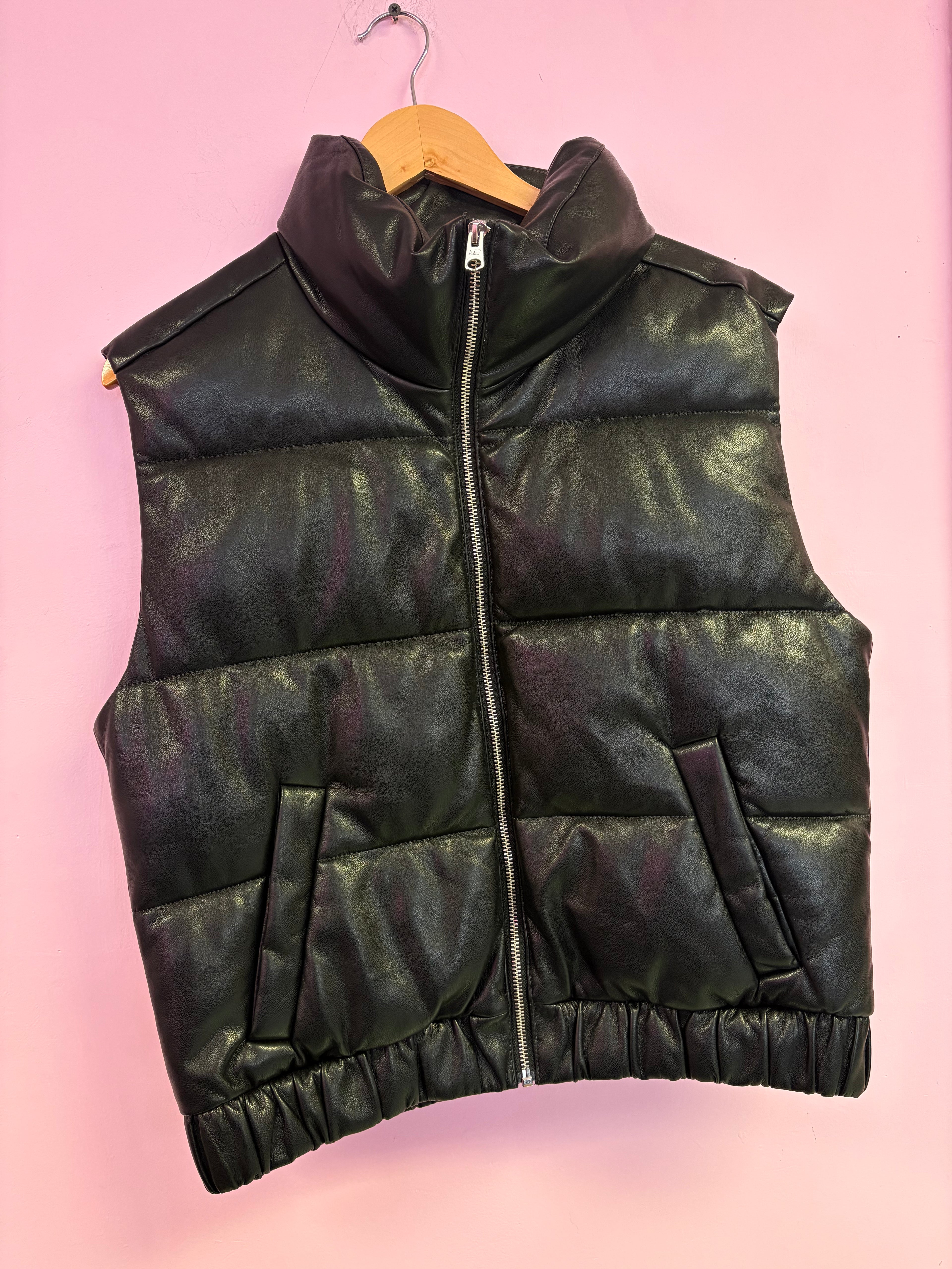 A&F leather puffer vest m