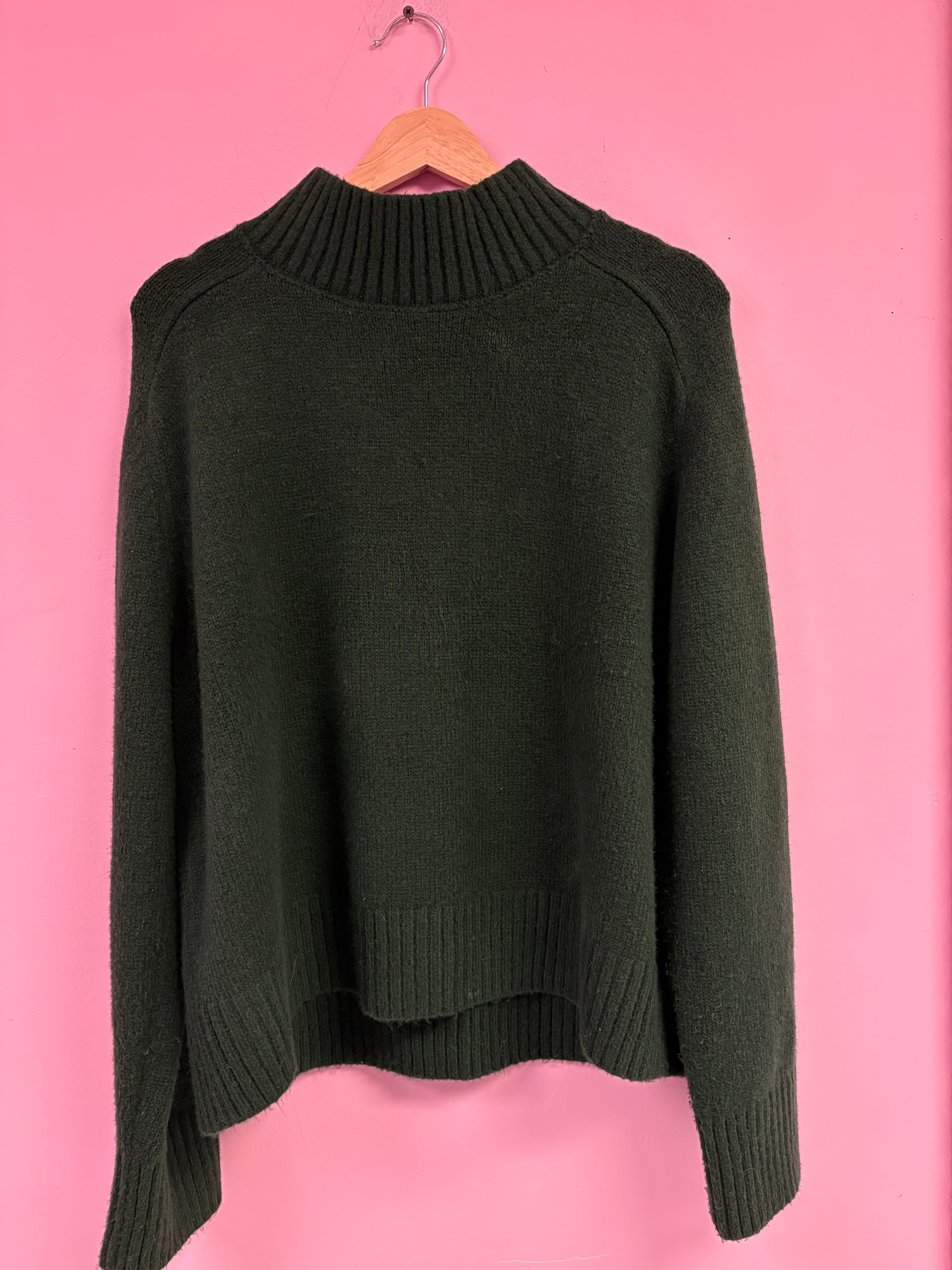 Abercrombie sweater L