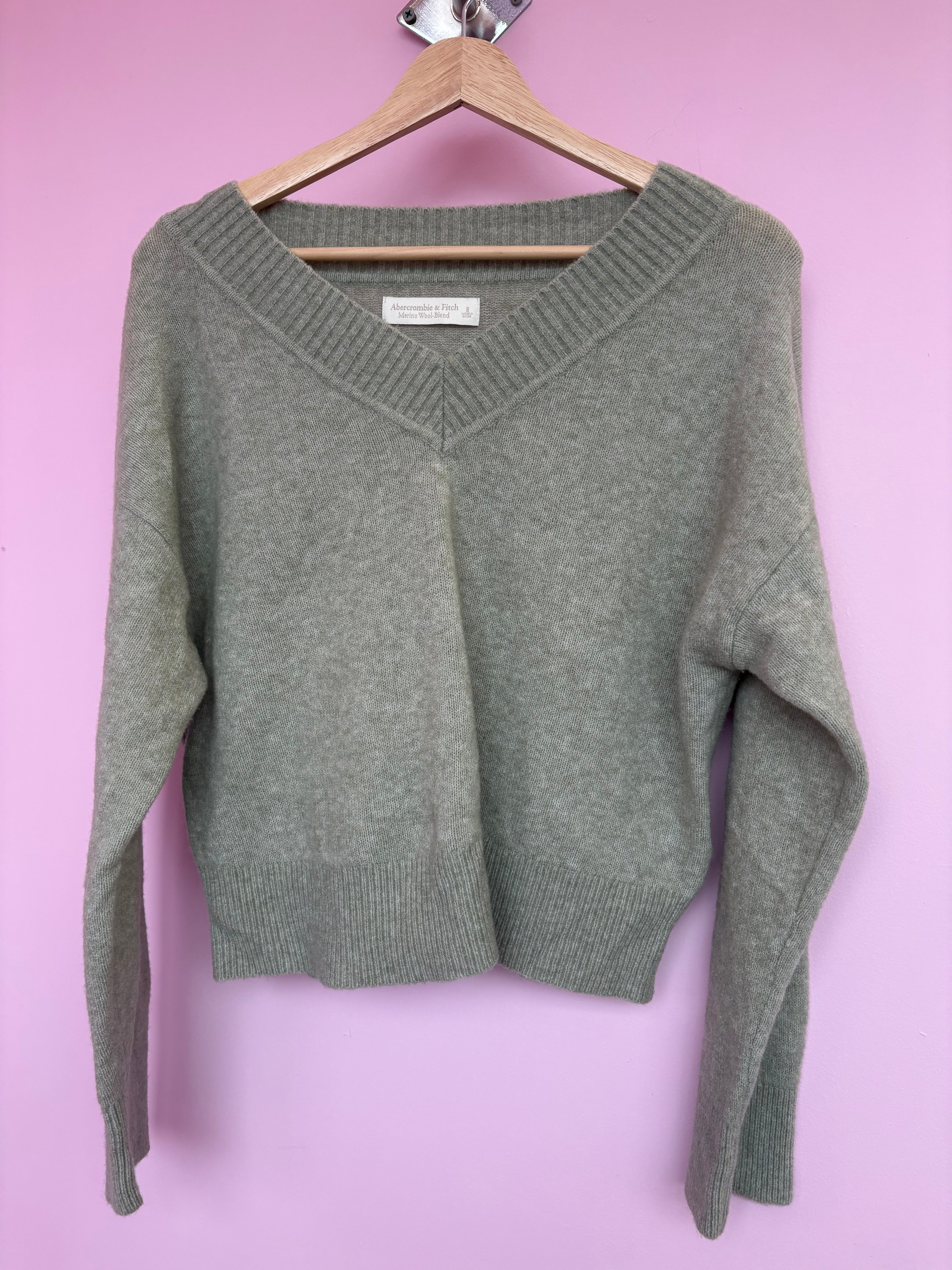 Abercrombie sweater s