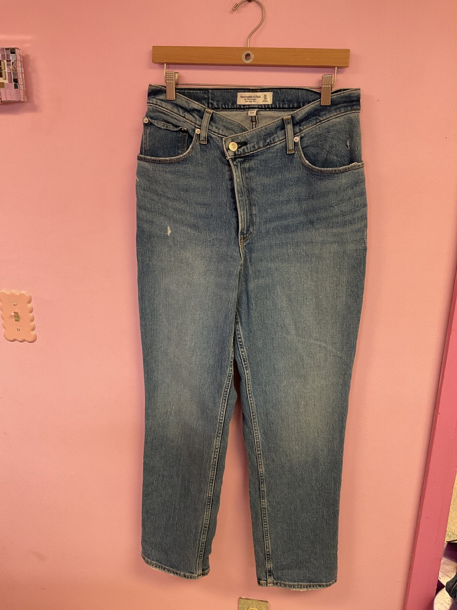 Abercrombie the 90s straight ultra high rise - Cool Girl