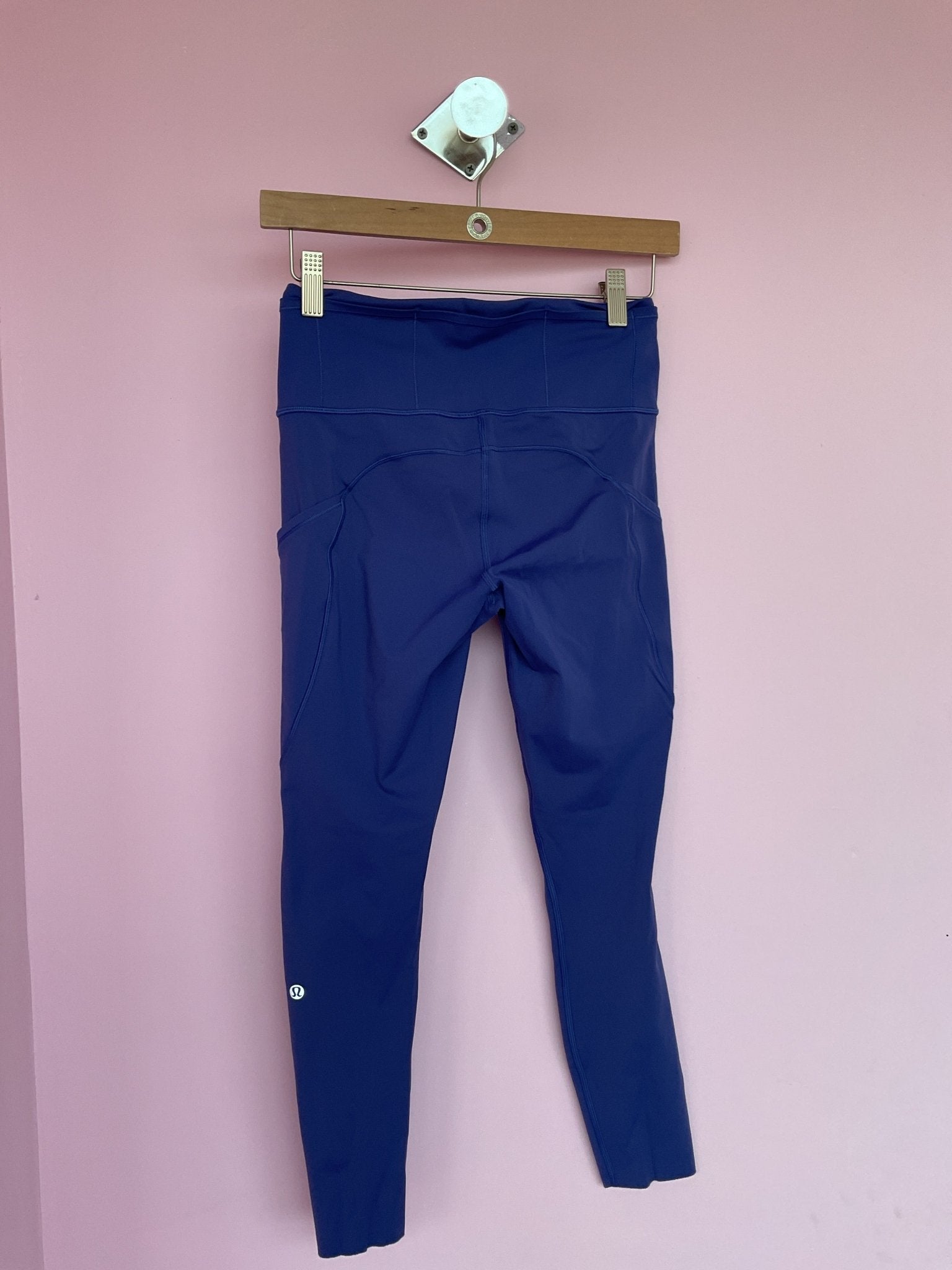 Lululemon size 6 - Cool Girl