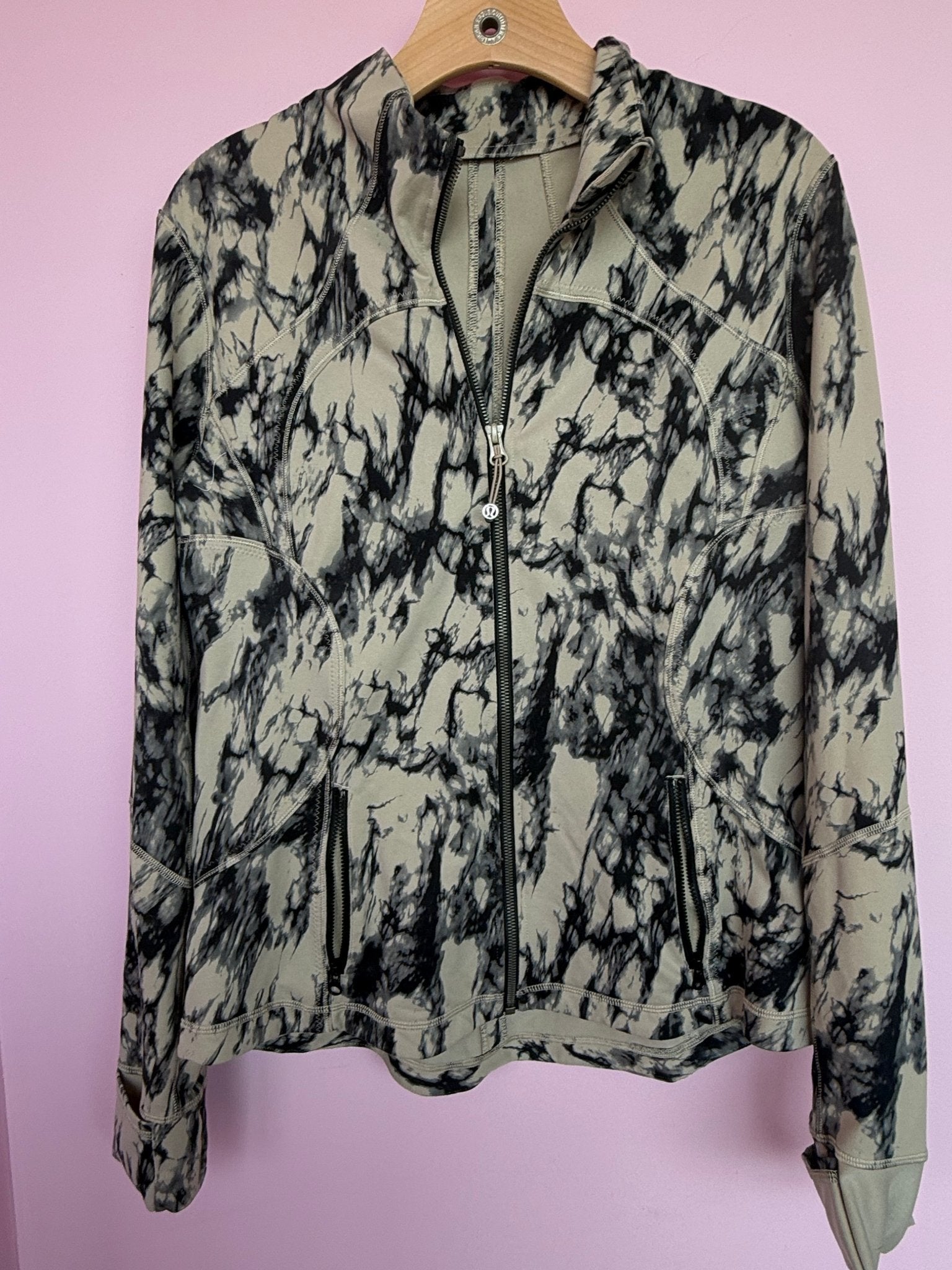 Size 12 lululemon define - Cool Girl