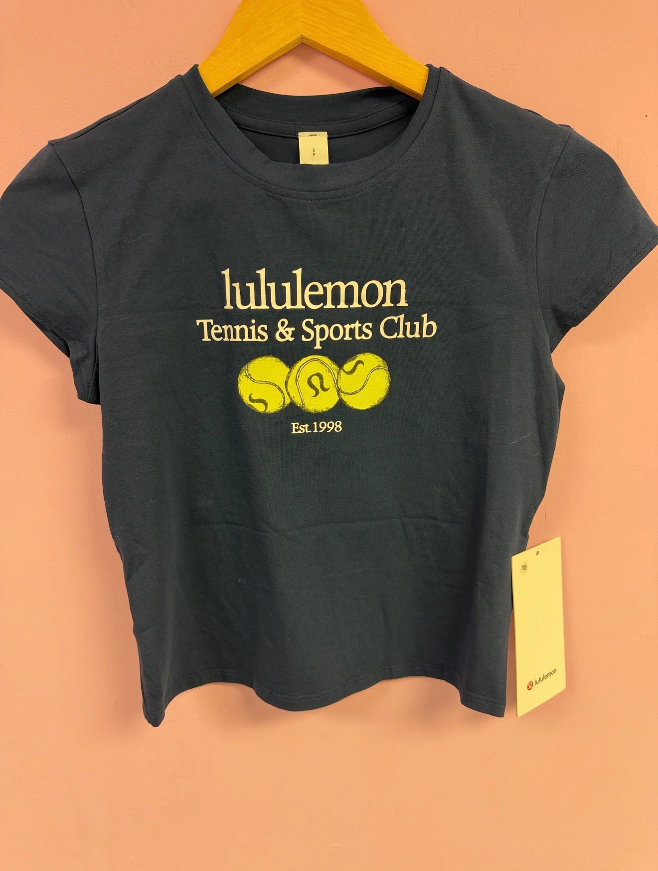 Small lululemon tshirt - Cool Girl
