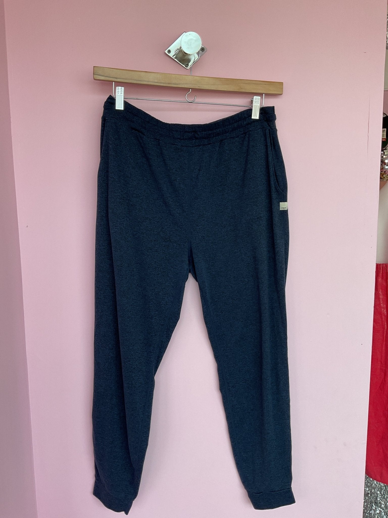 Vuori size lg - Cool Girl